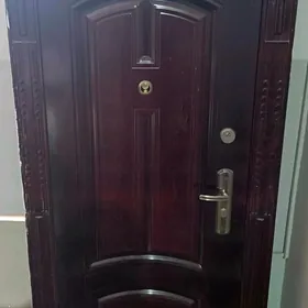 Входная дверь