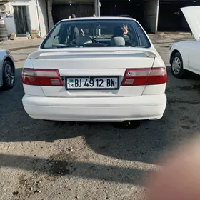 Nissan Sunny 2000