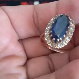 Gyzyl  gadym Ozera ýùzùk