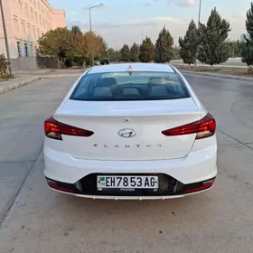 Hyundai Elantra 2020