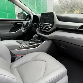 Toyota Highlander 2020