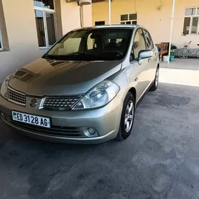 Nissan Tiida 2008