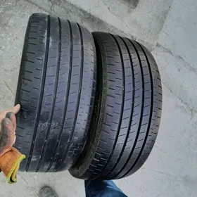 235 45 18 BRIDGESTONE