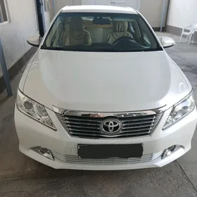 Toyota Camry 2014