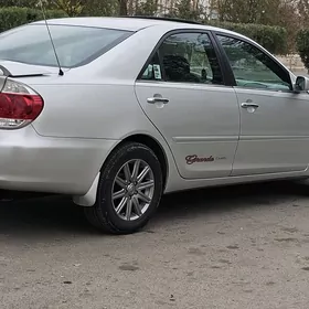 Toyota Camry 2004