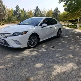 Toyota Camry 2018