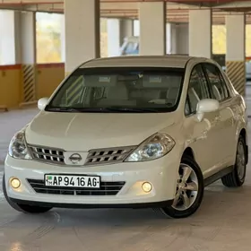 Nissan Tiida 2009