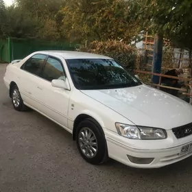 Toyota Camry 2001