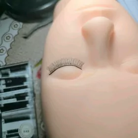 наращивание ресниц бесплатно