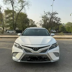 Toyota Camry 2020