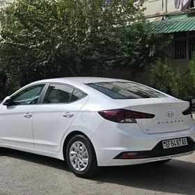 Hyundai Elantra 2020