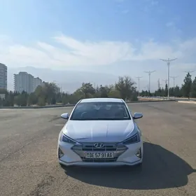 Hyundai Elantra 2020