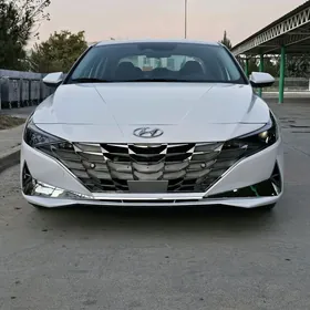 Hyundai Elantra 2022