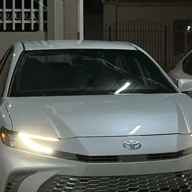 Toyota Camry 2025