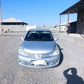 Nissan Versa 2012