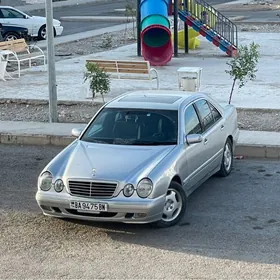 Mercedes-Benz E320 2002