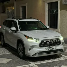 Toyota Highlander 2022