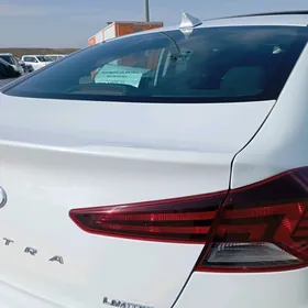 Hyundai Elantra 2019