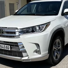 Toyota Highlander 2019