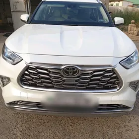 Toyota Highlander 2021