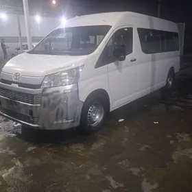 Toyota Hiace 2025