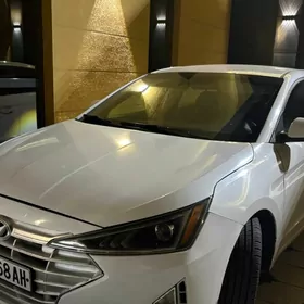 Hyundai Elantra 2020