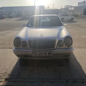 Mercedes-Benz E320 1996