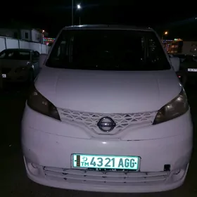 Nissan NV200 2015