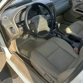 Infiniti Q 1999