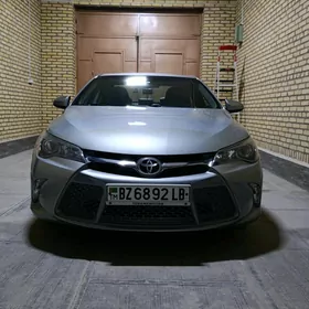 Toyota Camry 2016