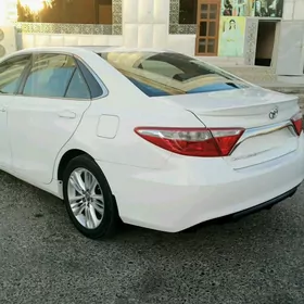 Toyota Camry 2016