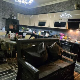 котеж зергер прямо у дороги