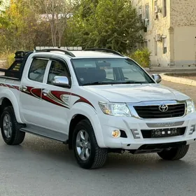 Toyota Hilux 2013