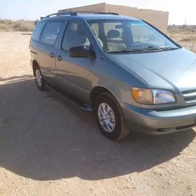 Toyota Sienna 1999