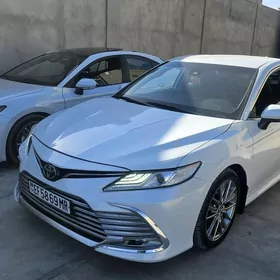 Toyota Camry 2021