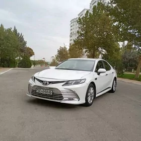 Toyota Camry 2020