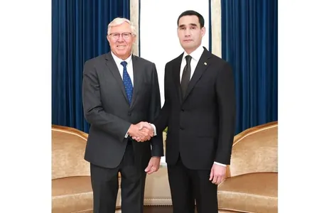 Serdar Berdimuhamedow «Nicklaus» kompaniýasynyň ýolbaşçysy bilen Türkmenistanda golfy ösdürmek meselelerini maslahatlaşdy