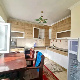 Satlyk 3 komnat elitga jaý