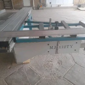 mebel ýasaýan enjam