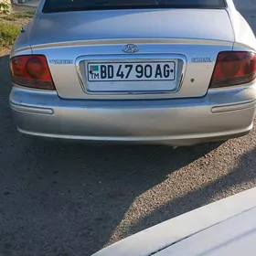Hyundai Sonata 2004