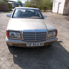 Mercedes-Benz W126 1989
