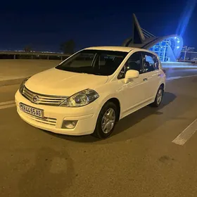Nissan Versa 2011