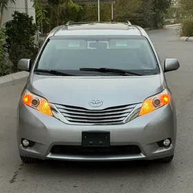 Toyota Sienna 2015