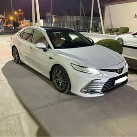 Toyota Camry 2024