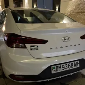 Hyundai Elantra 2020