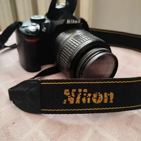NIKON D3000