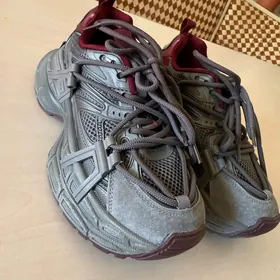 кроссовки новые