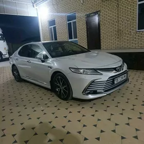 Toyota Camry 2024
