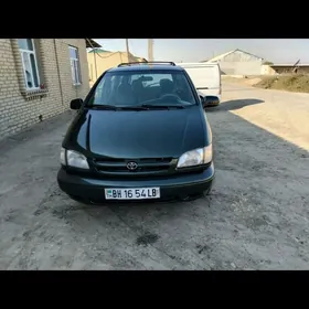 Toyota Sienna 1999