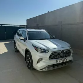 Toyota Highlander 2022